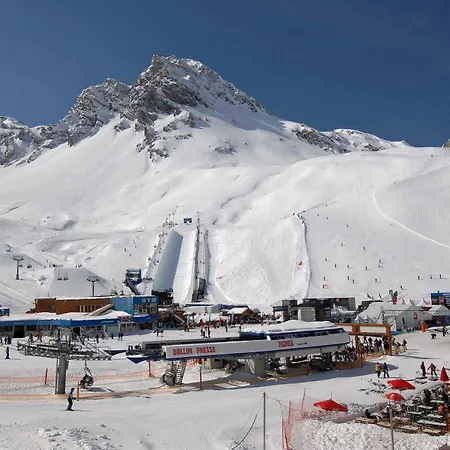 Résidence Odalys Le Rond Point Des Pistes Apartahotel Tignes